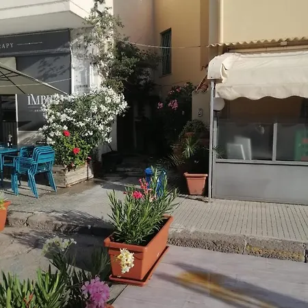Studios10 *