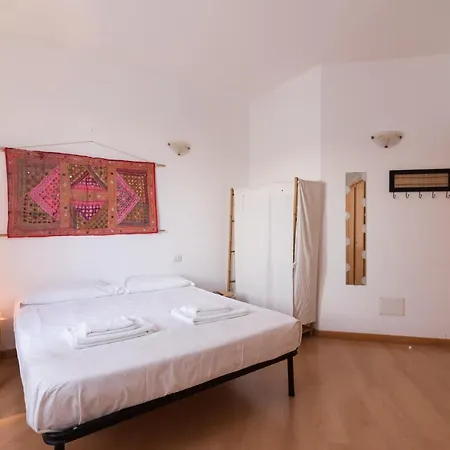 Apartment Studios10 *