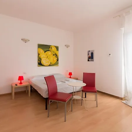 Apartment Studios10 *